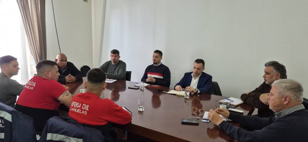 La reuni&oacute; se concret&oacute; en el municipio de Ca&ntilde;uelas.