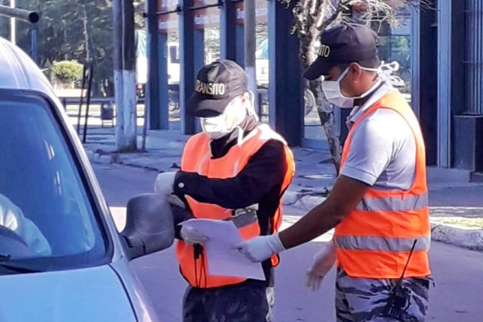 Tránsito pidiendo documentación en Av. Libertad.