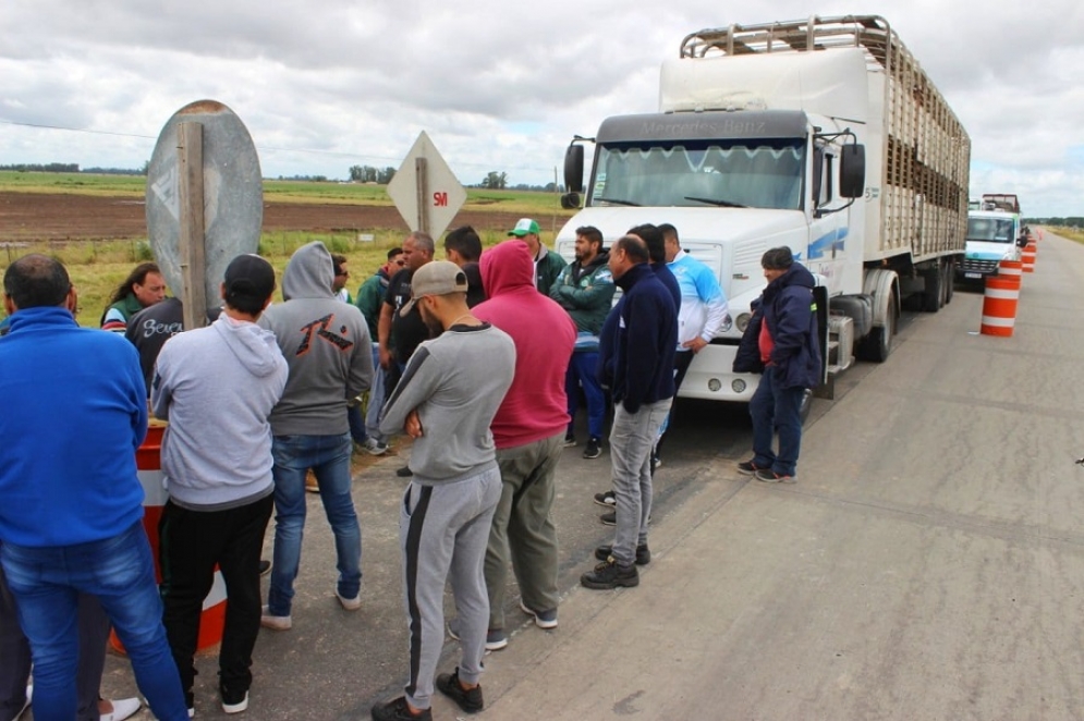 Se realizo una asamblea en la puerta del MAG.
