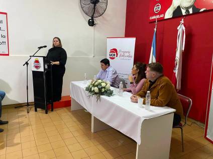 Cintia Matrel&oacute; asumi&oacute; la presidencia de la UCR: "Si no ganamos una banca, desaparecemos"