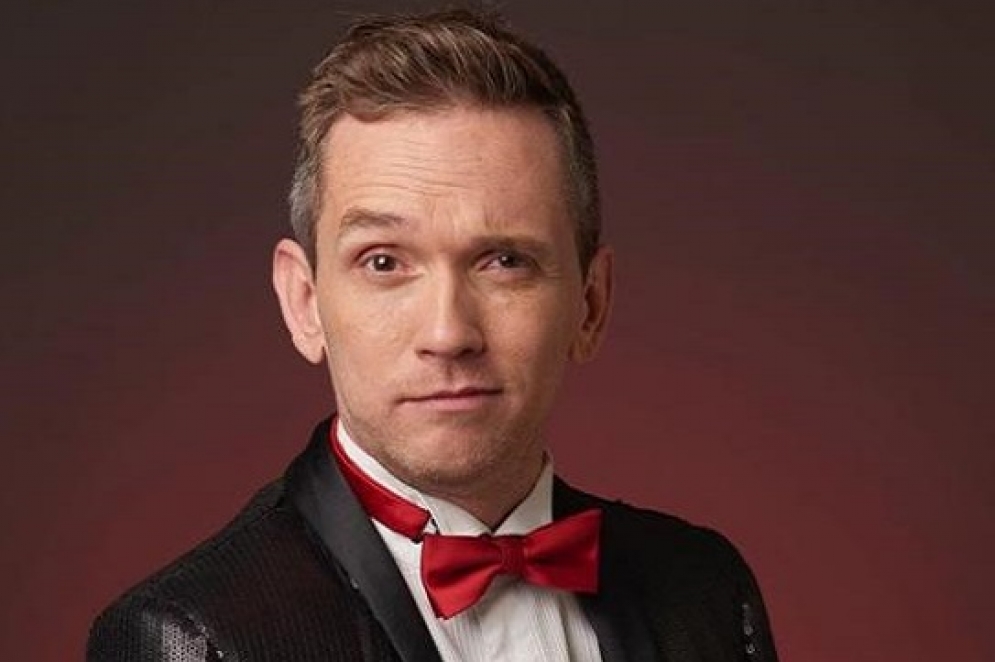 Diego Reinhold conducirá “Una antes de dormir” de lunes a viernes a las 22. 