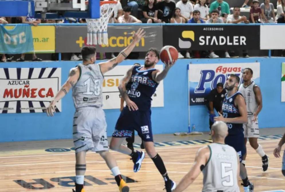 Barreiro se destacó ante su ex club, Gimnasia, y Oberá ya cuenta con nueve triunfos en la temporada.