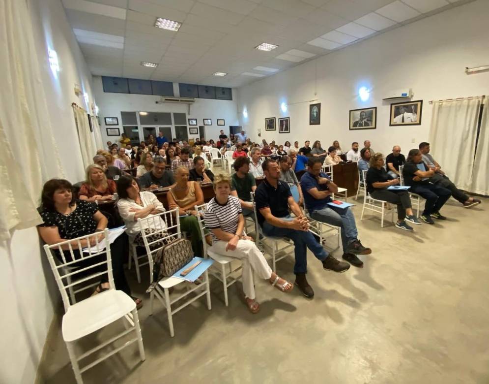 Se reunieron en la noche del martes 23. Foto: Fm Winers.