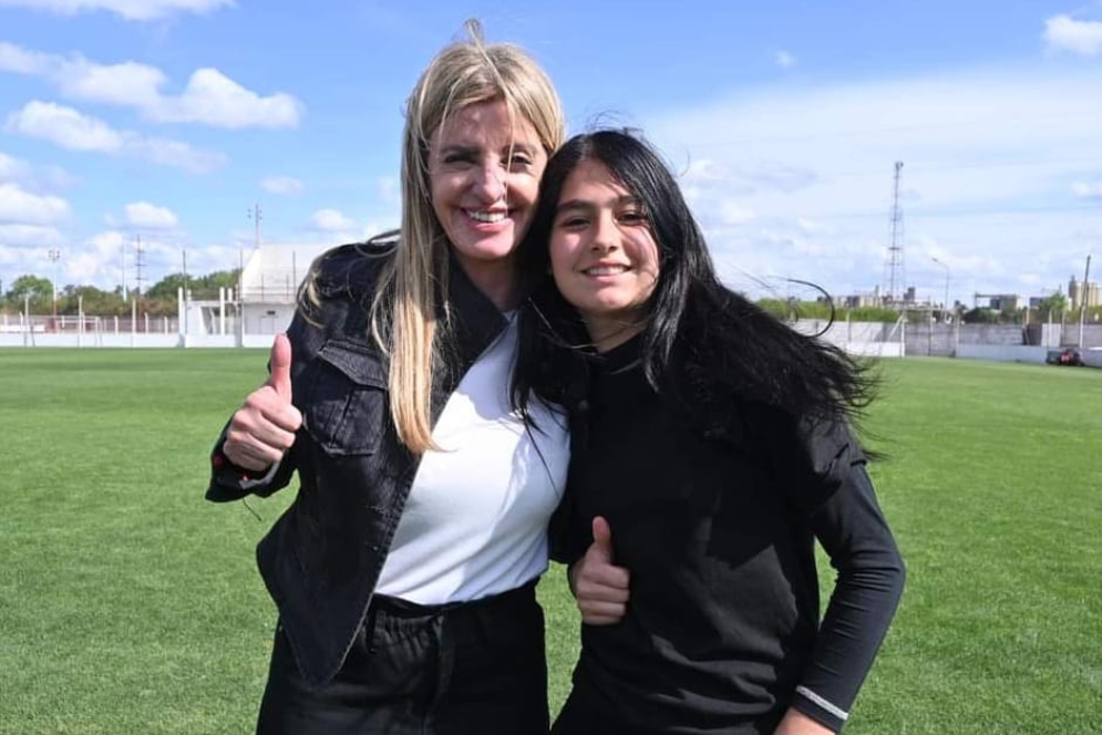 La intendenta Fassi despidió a Morena antes de su partida a Mar del Plata.