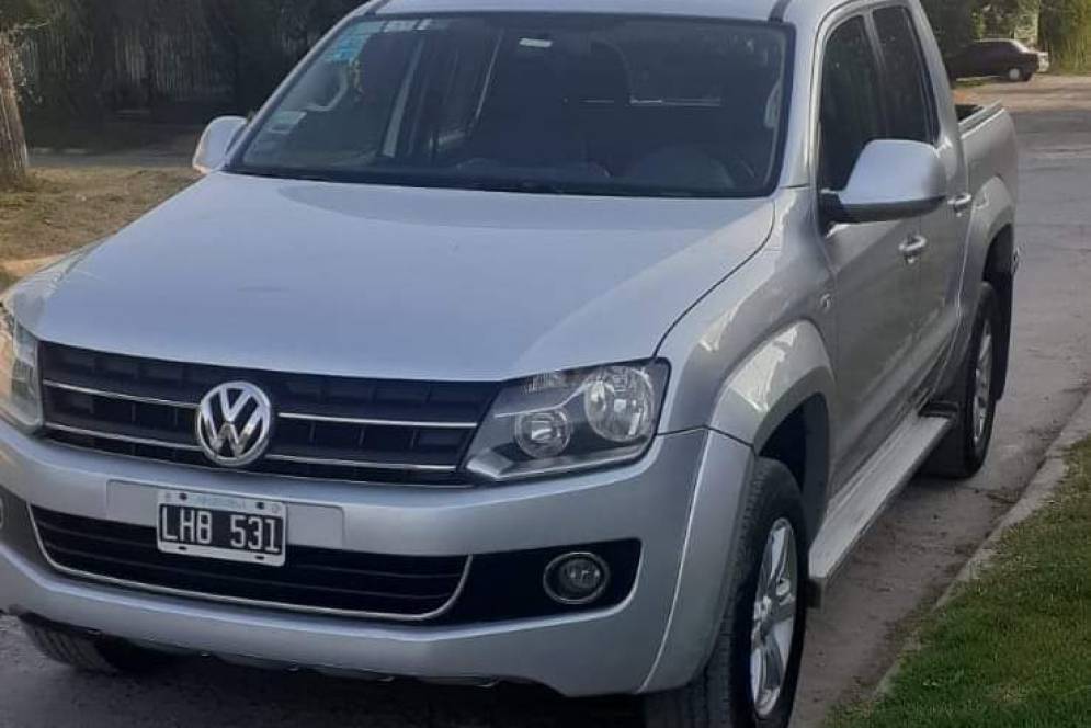 Después de hacerse pasar por clientes, desenfundaron una pistola para exigirle las llaves de la camioneta.