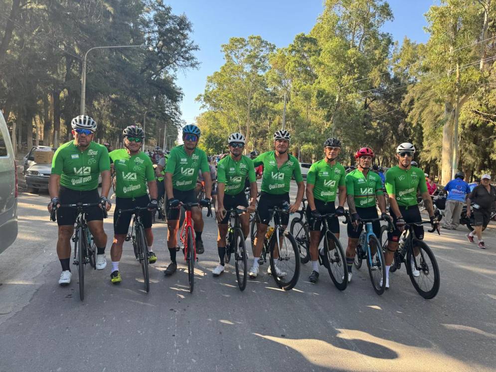 Salmón con el equipo Vanguardia.