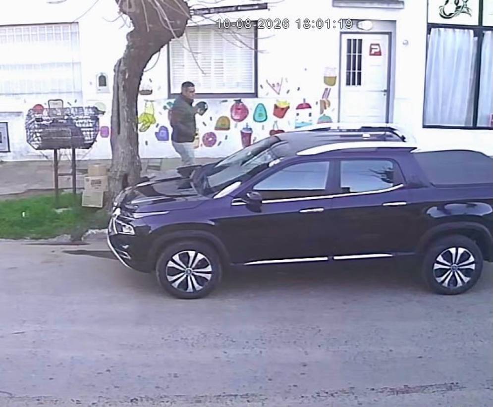 El ladr&oacute;n captado por las c&aacute;maras. (Captura de video). 