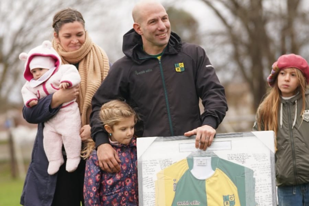 Federico Baquero estuvo acompañado por su familia y recibió un reconocimiento de la institución.