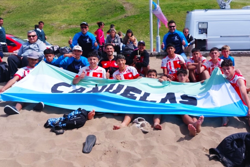 El combinado de Fútbol Playa venció a Maipú (9-0) y a Monte (3-2).