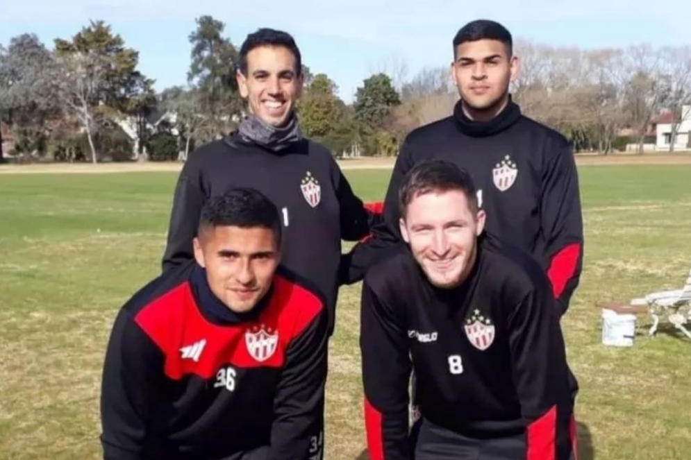 Tobias Graña (abajo a la derecha) junto a Franco Lo Tártaro, Facundo Díaz y Mendoza Quintana.