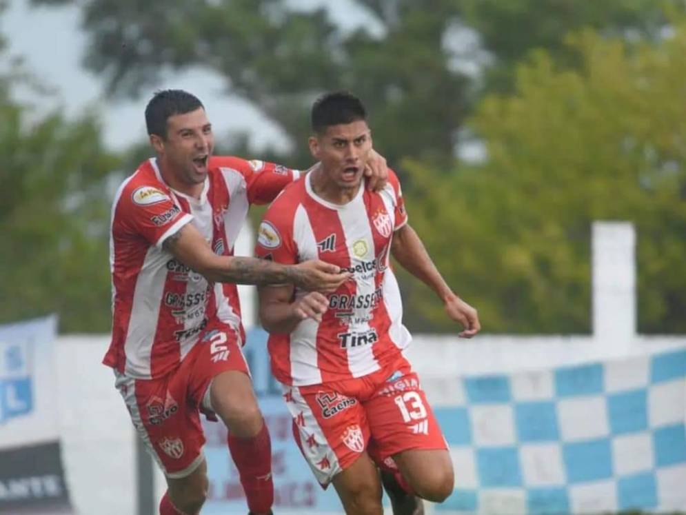 Frías, que ingresó para fortalecer la defensa, anotó el gol de la victoria.