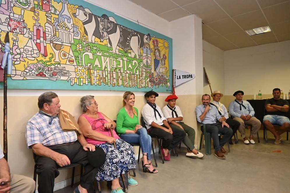 Desfilarán unas 1200 personas.